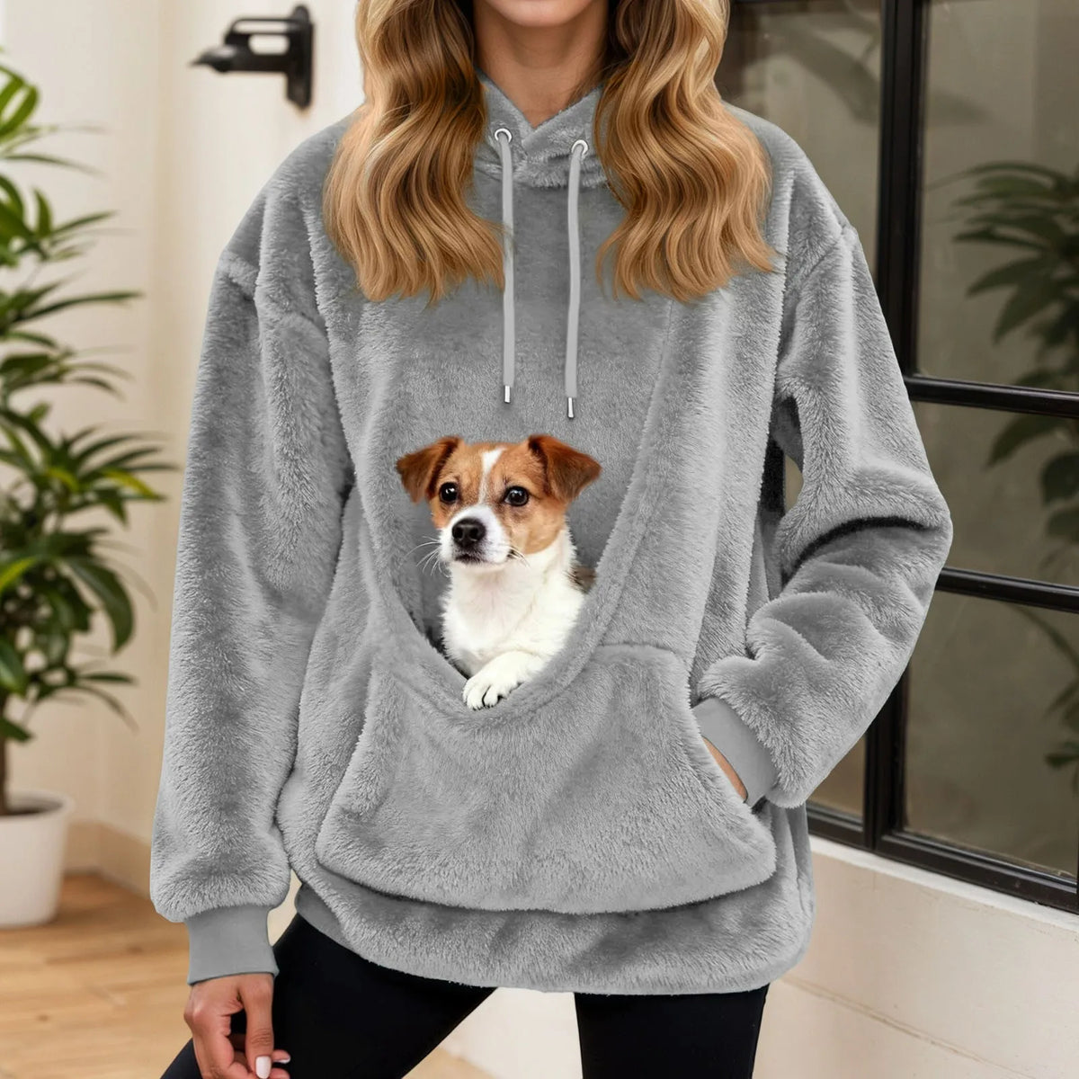 Women's hoodie with pet pocket