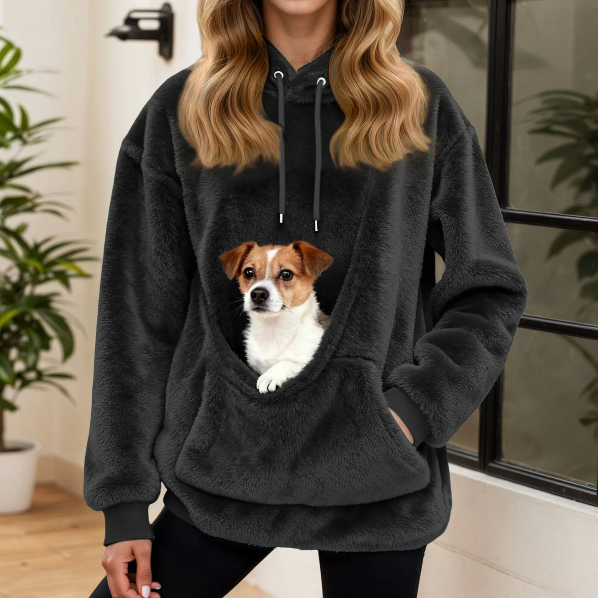 Women's hoodie with pet pocket