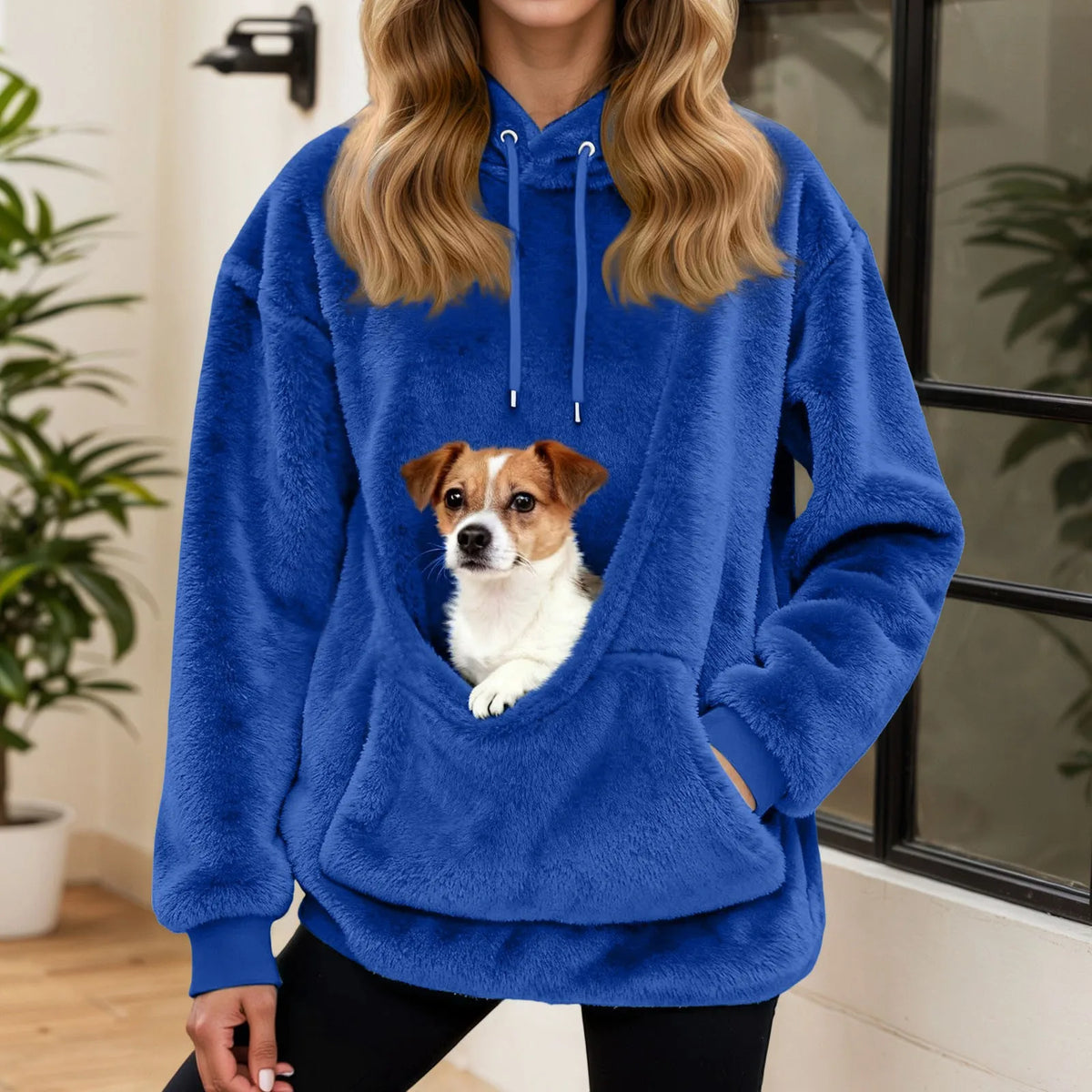 Women's hoodie with pet pocket
