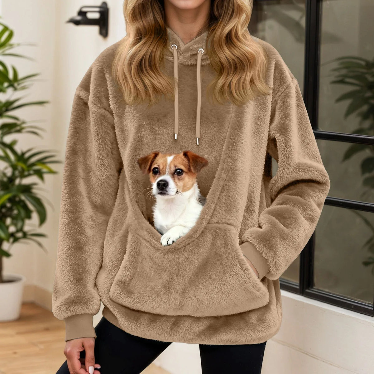 Women's hoodie with pet pocket