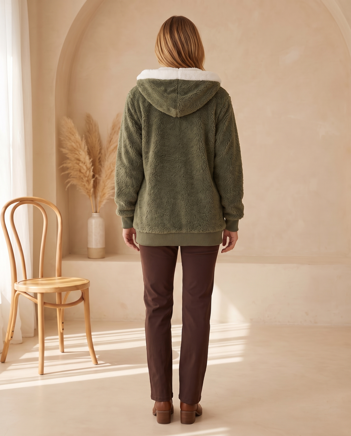 Velvet Vogue Iolanthe back view