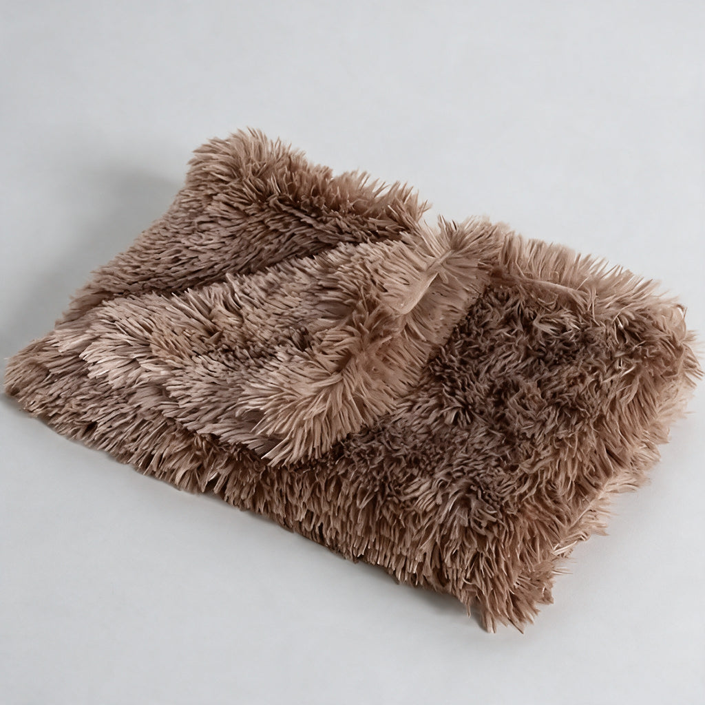 Fluffy Pet Blanket – Long-Pile Faux Fur Throw for Dogs & Cats, Four Sizes - image 4